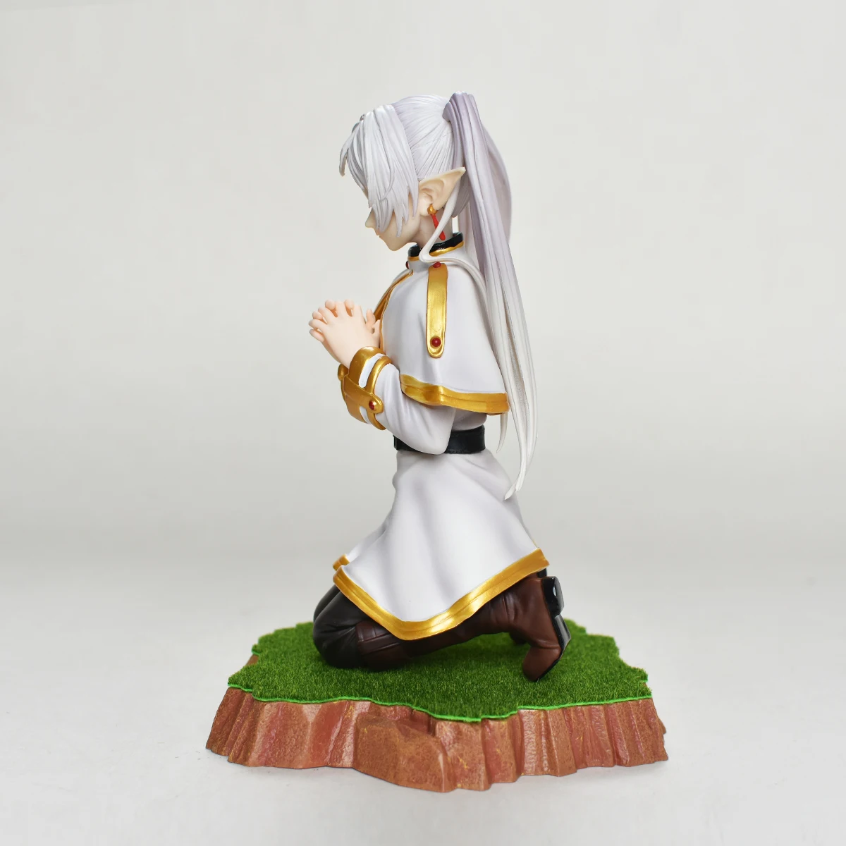 S5a22abb2e4ed403d814f72940e2cc8c31 - Frieren Shop