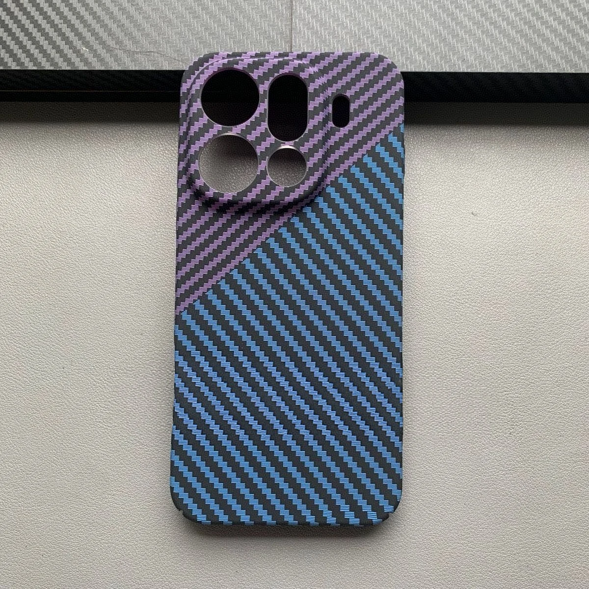 Carbon Fibre Slim Protective Hard Back Cover Case համար Smartphone
