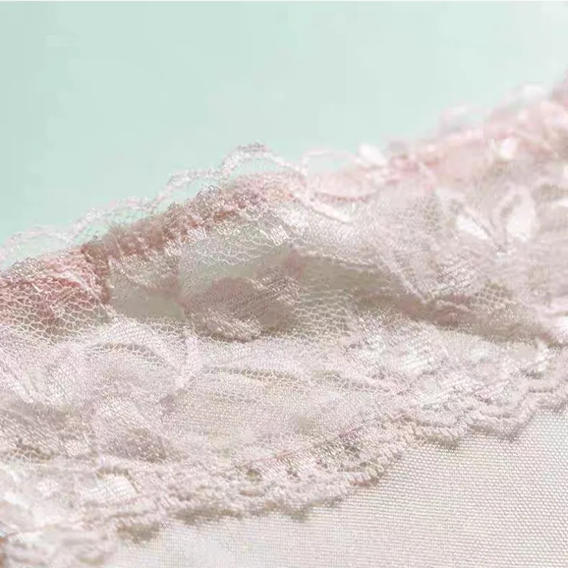 Summer Seamless Lace Bra One Piece Anti Glare Tool Anti-exposure Brassiere Breathable Tube Top Finely Crafted Bustier women lingerie bra women tube tops