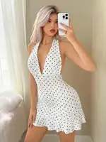 Une robe à la mode pour femmes adaptée aux fêtes de déplacement décontractées au dos et au cou sexy européennes et américaines 5
