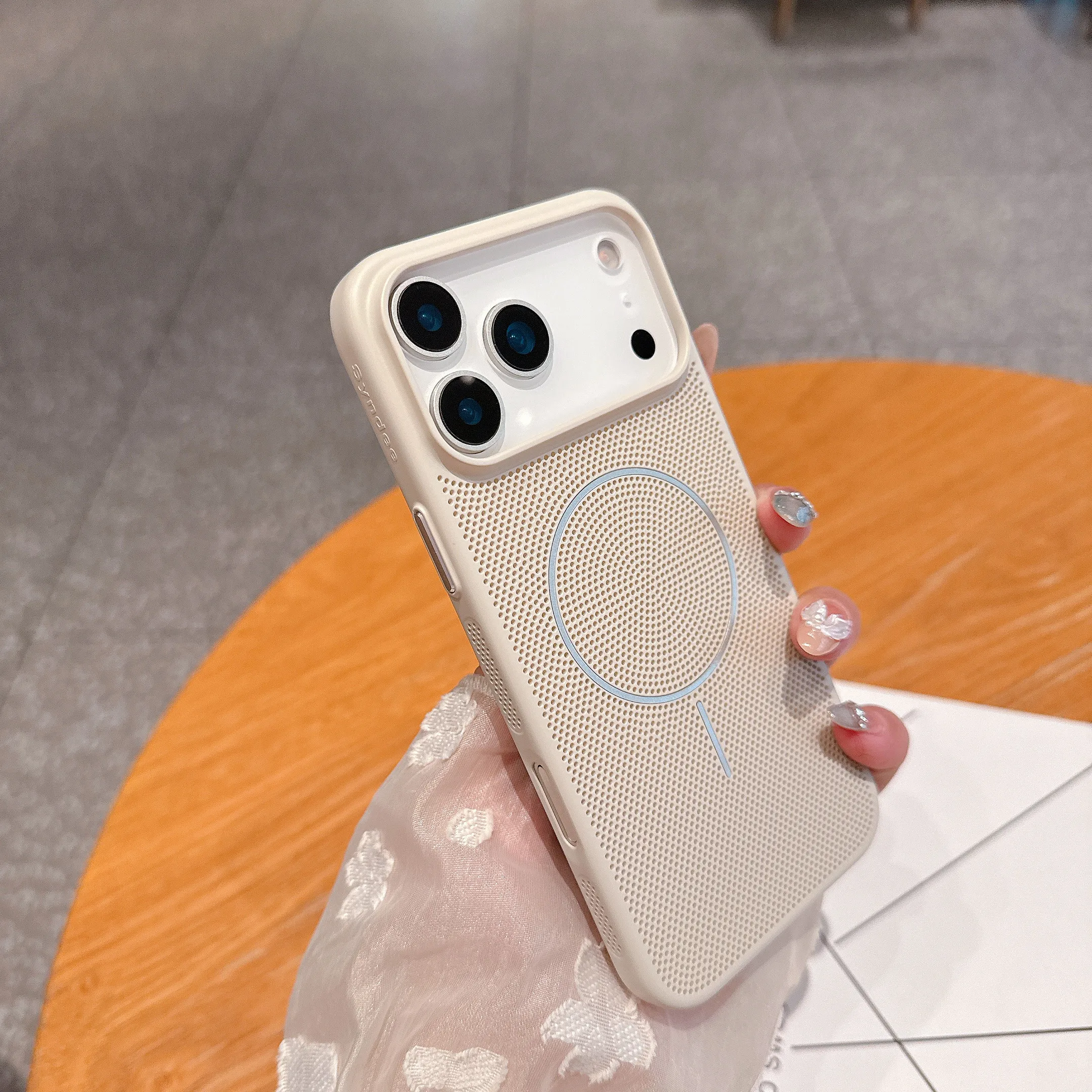 Magnetic Cooling Heat Dissipation Phone Case with Breathable Back Cover