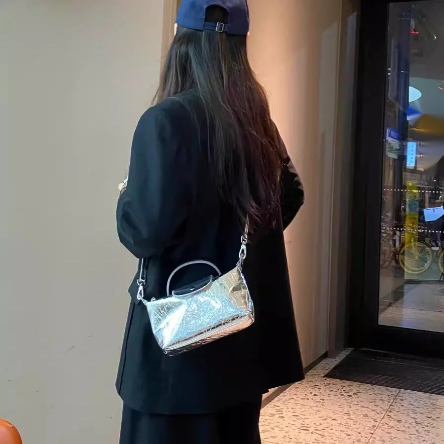 Dumpling Bun 2024 Women's Fashion Mobile Versatile New Summer Silver Texture Single Cross Shoulder Small Bag_voghion.com