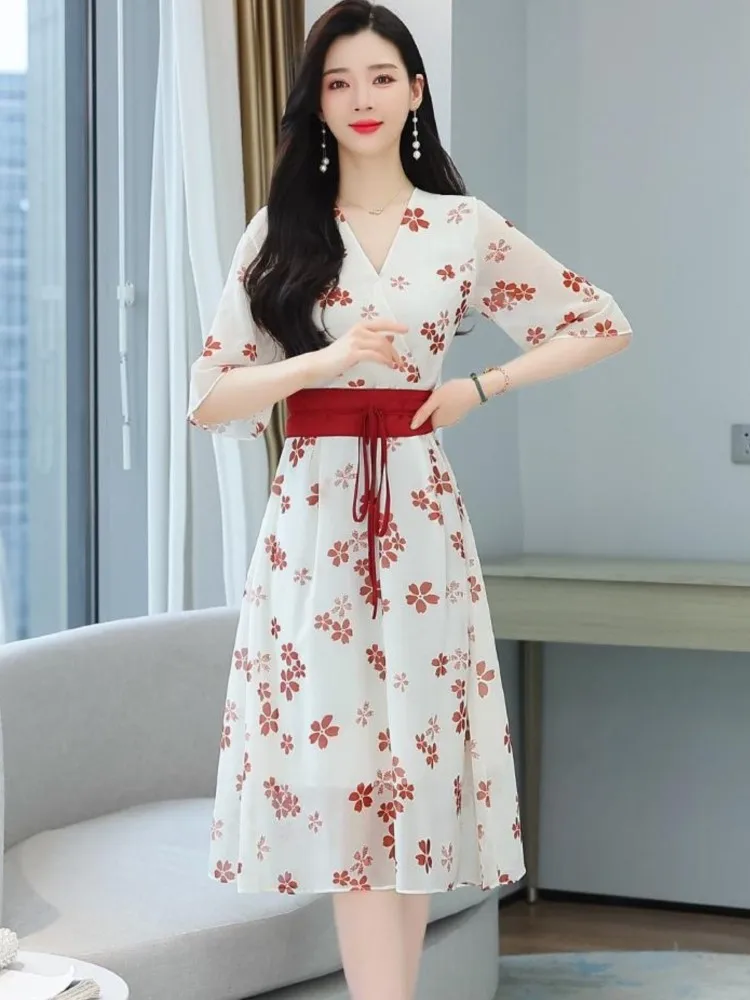

Платье женское шифоновое средней длины с V-образным вырезом и цветочным принтом