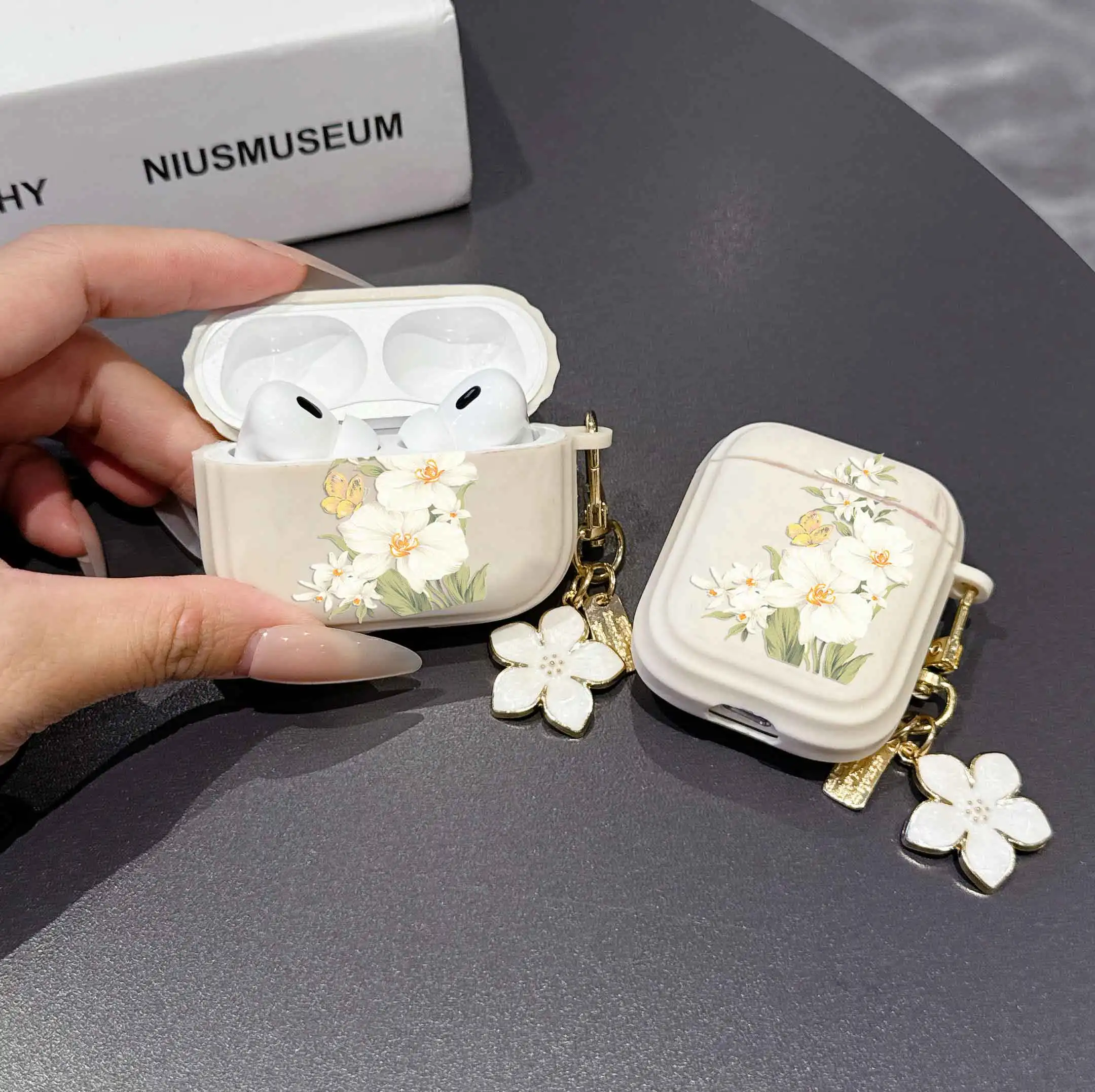 Adorable Protective Headphone Case with Hooks