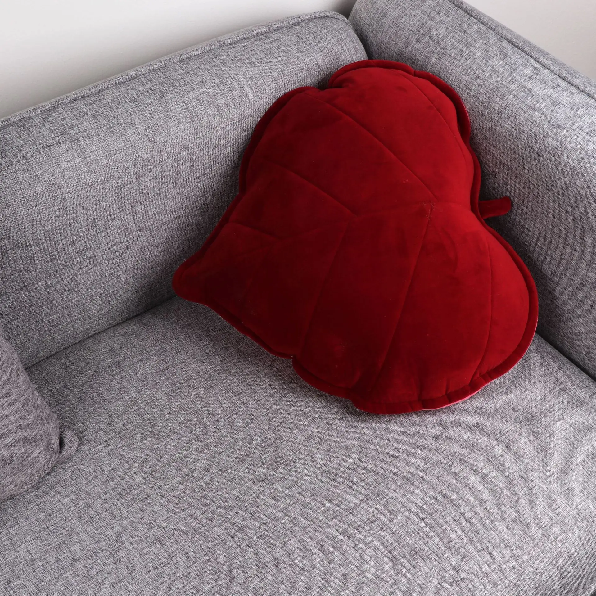 Creative Heart Shape Leaves Kids Pillow 3D Simulation Stuffed Plush Throw Pillow Home Decor Bedroom Sofa Pillow Car Cushion Gift