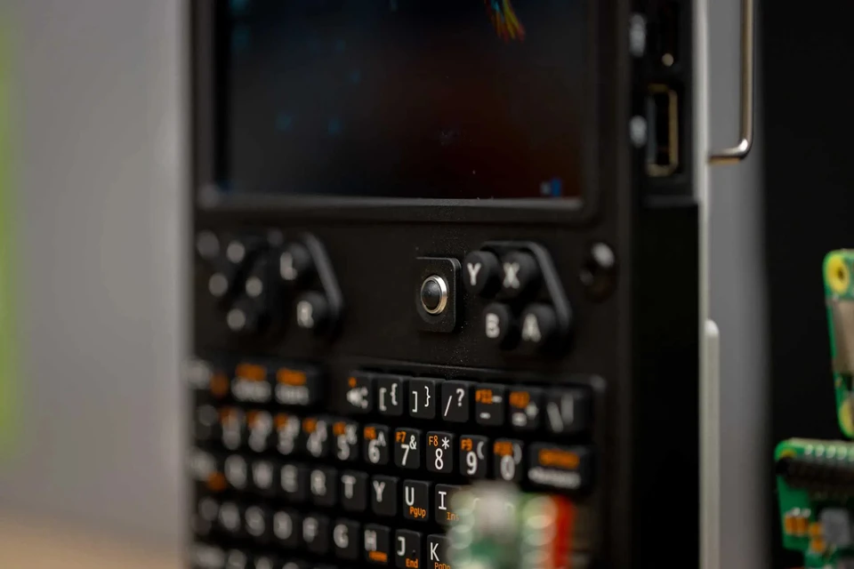 ClockworkPi uConsole Kit V3.14 for Indie Developers And Hobbyists