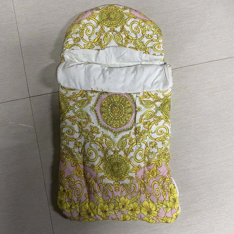  �ܿ� ���  Ȳ�� �� ħ�� ������, �ſ� �ε巴�� ������  �ҳ� �ҳ� ħ��  ����