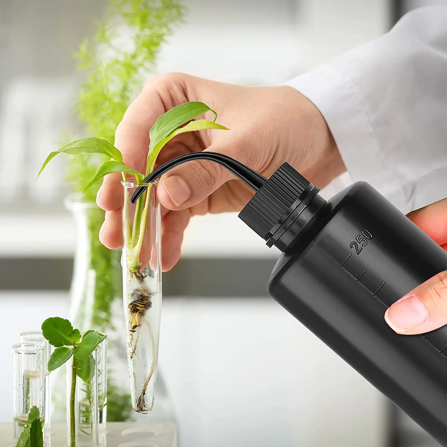 250/500ml Watering Can Succulent Watering Bottle Flower Squeeze Bottle with Scale Label Plastic Bend Mouth Safety Wash water bottle