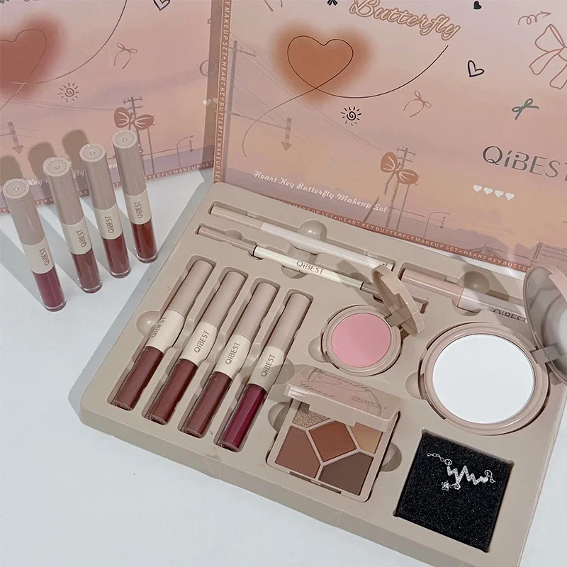 Butterfly-shaped makeup gift box in the shape of a bow in the shape of a heart, limited edition for lipstick, blush powder, eyeshadow, a set of gift boxes, and a necklace for women.
