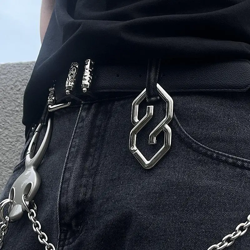 헤비 인더스트리 러브 하트 기하학적 키체인 버클 크리에이티브 메탈 펜던트 펑크 록 Y2K 가방 참 허리 스타일링 액세서리 선물