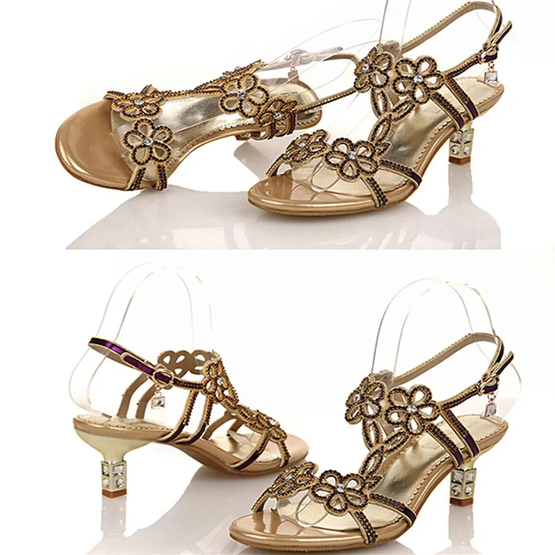 صنادل جلد طبيعي مرصع نسائي