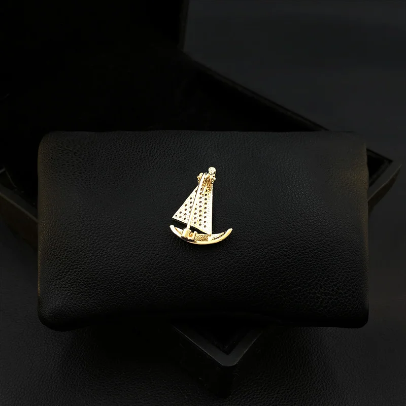 ZY Small Sailboat Brooch Men And Women Summer New Pin Fixed Clothes Suit Neckline Decorative Accessories Rhinestone Jewelry 5016