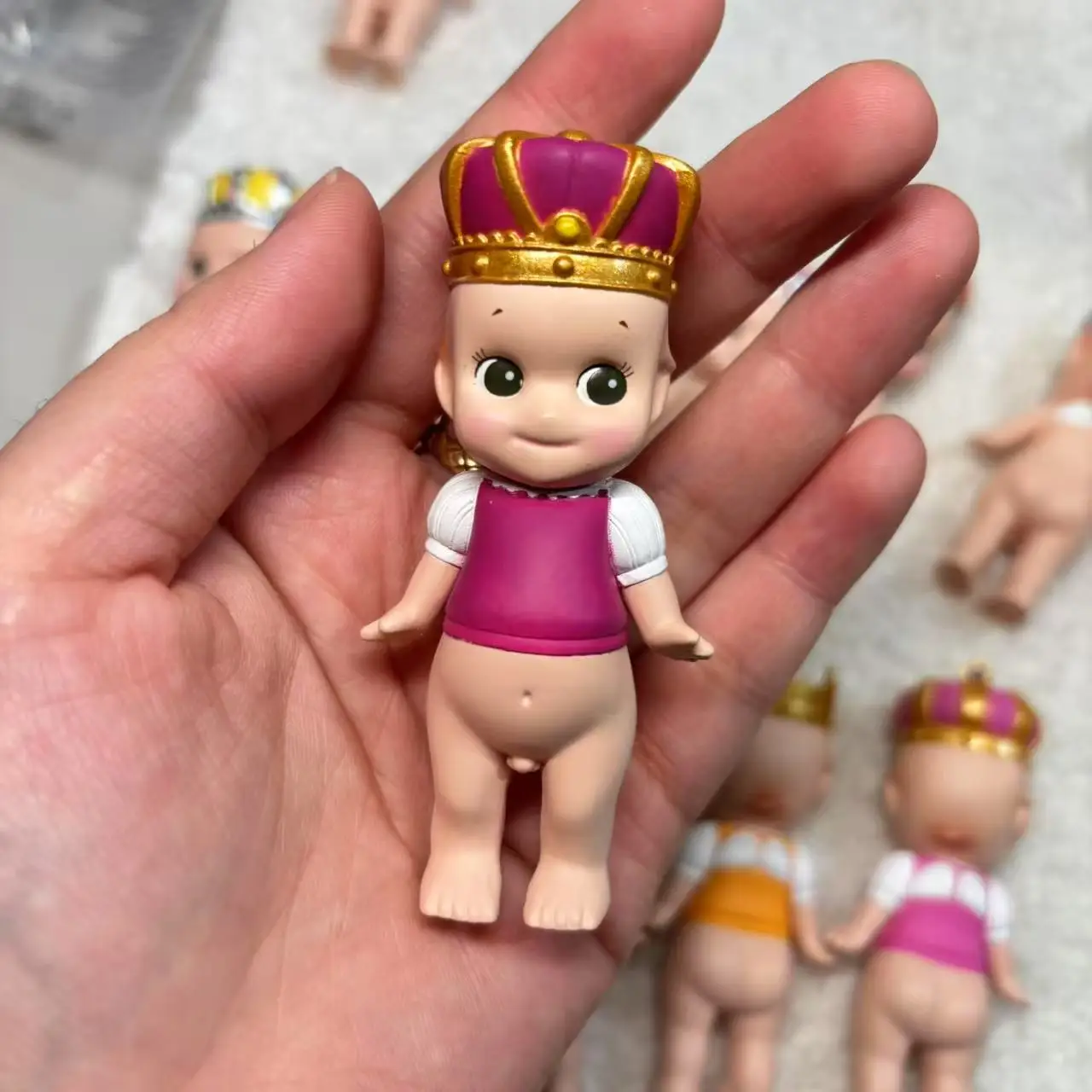 sonny angel Mini Figure Crown Garnet 王冠 Mini Figure Crown -Garnet-