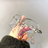 Trendy Fashionable Reading Glasses Women Anti Blue Light Presbyopia Eyewear High-definition Unisex Transparent Frame Eyeglasses 5