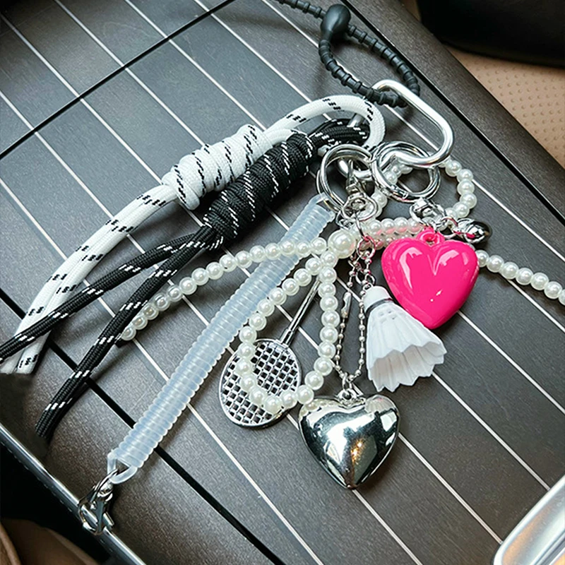 Handmade Delicate Beaded Bow Shaped Keychain with Heart Ornament And Pearl Decoration for Bags And Phones