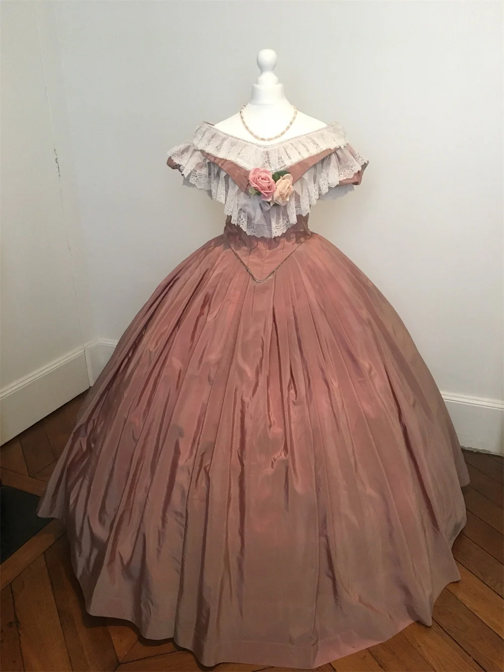 

Pink Taffta 1860s Victorian Dress Sissi Princess Costume Historical Vintage Civil War Southern Belle Wedding Dress Ball Gown