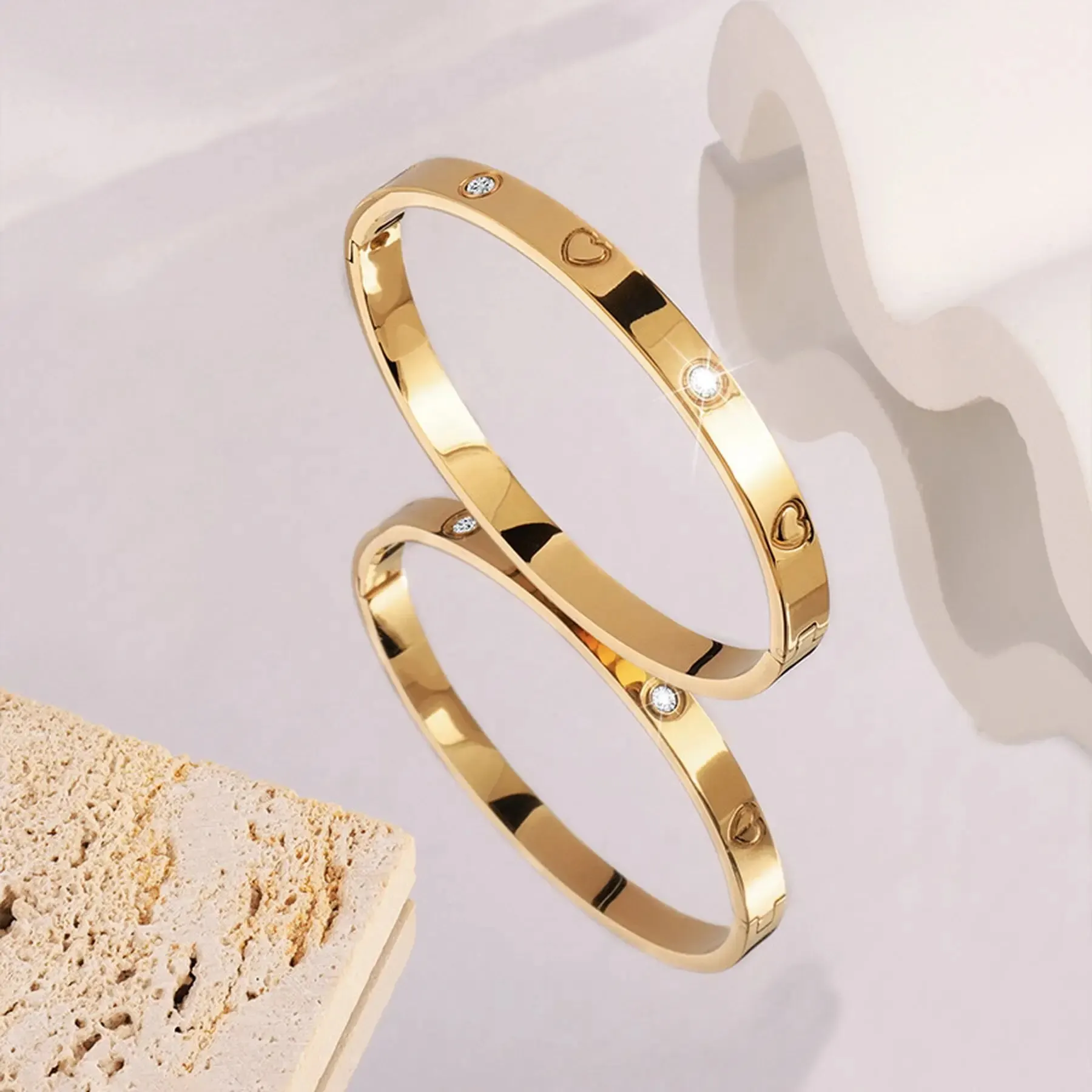 Unisex Minimalist Stainless Steel Bracelet for All Seasons Hot-Selling Personalized Design with One Heart and Diamond S5a4c0e4a1c9e45f4a2cf8dfe214b2da9b