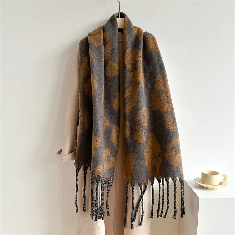 

Fashion Cashmere Warm Leopard Print Poncho Women Scarf 2023 Thick Winter Long Pashmina Blanket with Tassel Casual Travel Bufanda