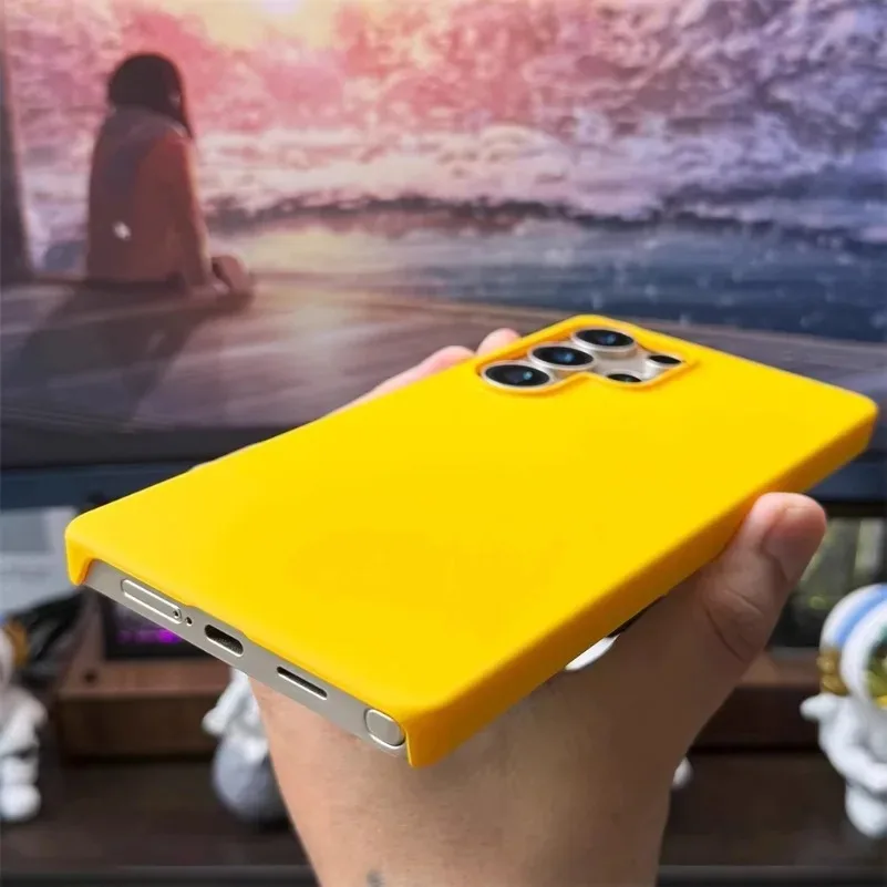 Ultra Thin Matte Borderless Hard Case - Sleek Protection