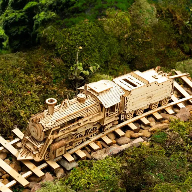 Train Model 3D Wooden Puzzle Toy Assembly Locomotive Model Building Kits for Children Kids Birthday Gift Wooden Building Toys 2