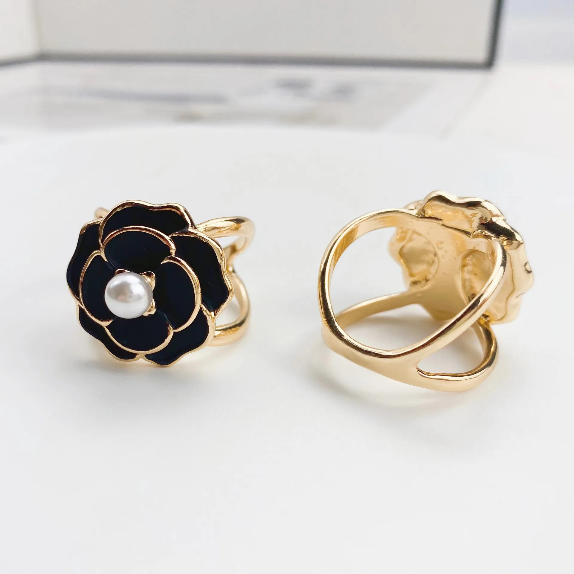 Gardenia Flower Scarf Ring - Elegant Scarf Buckle Clip And Brooch For Women