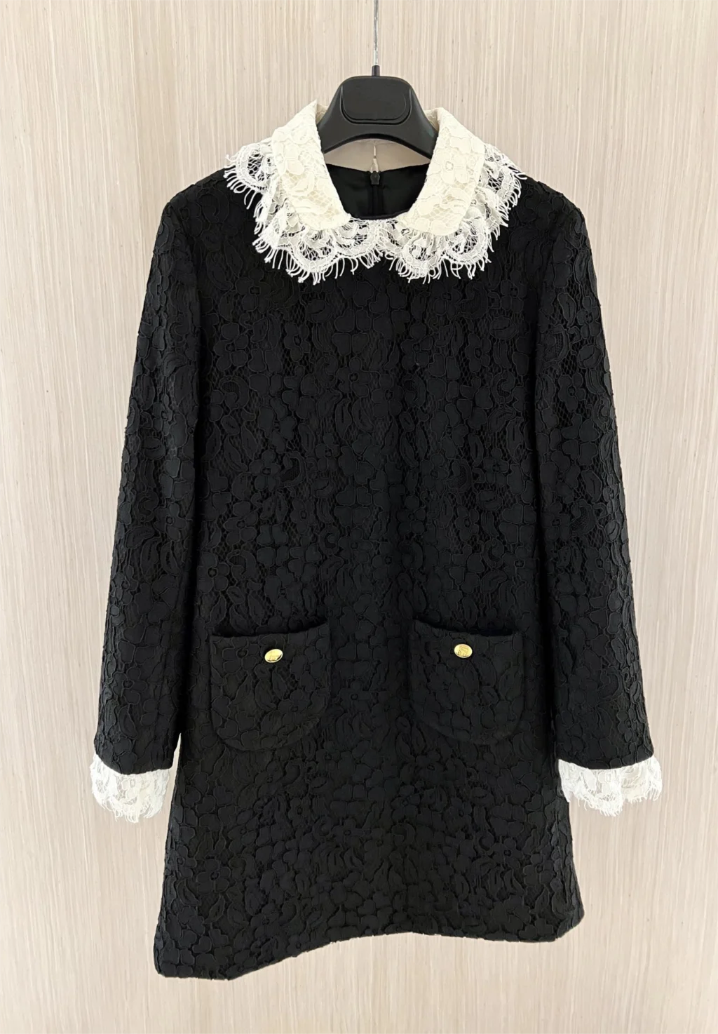 

2023 Women's Clothing Contrast metal button lace lapel loose dress Autumn Winter New 1.027