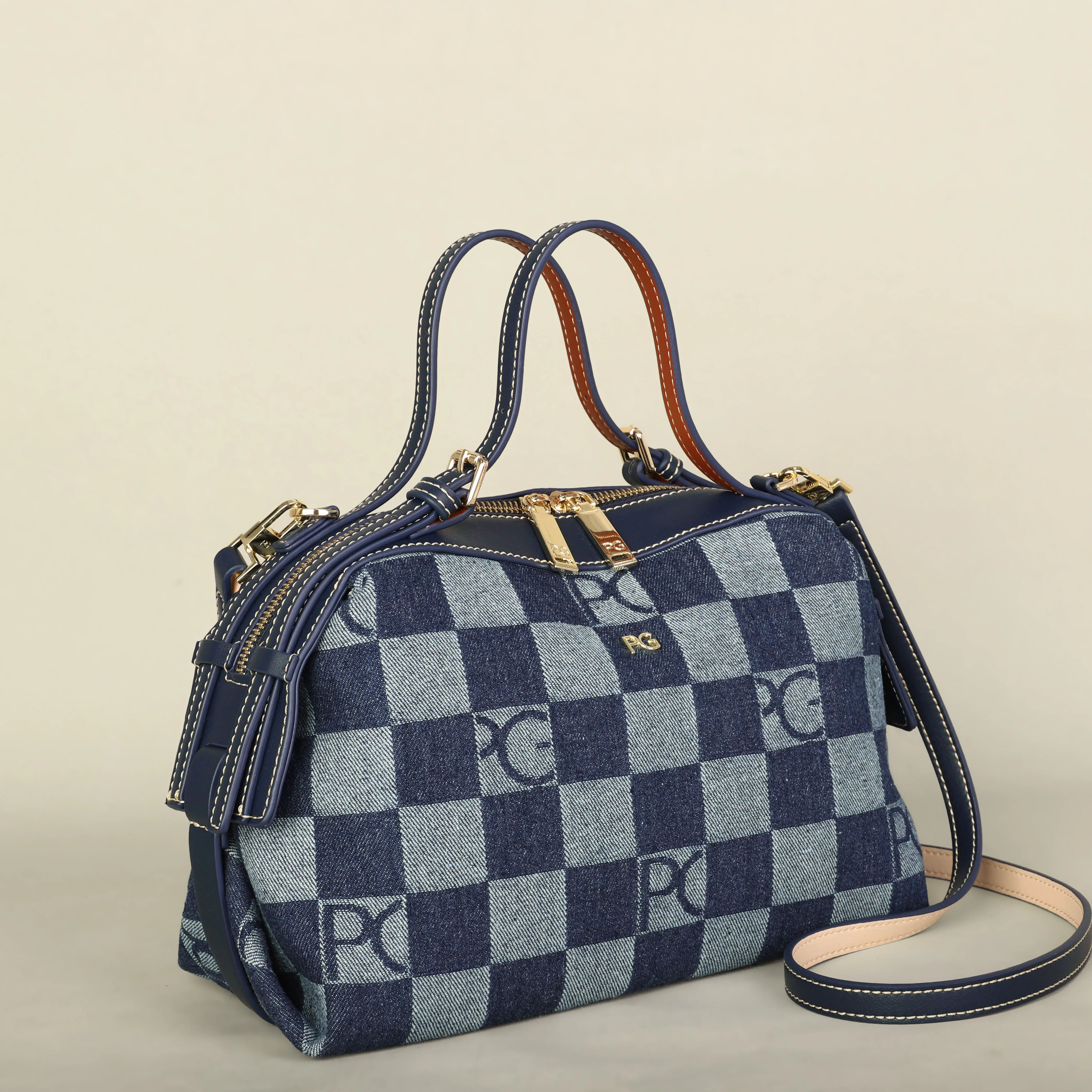 Bottom and stitching detail