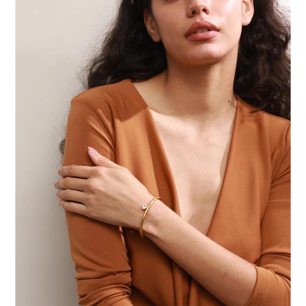 Yhpup Women Minimalist Bracelet