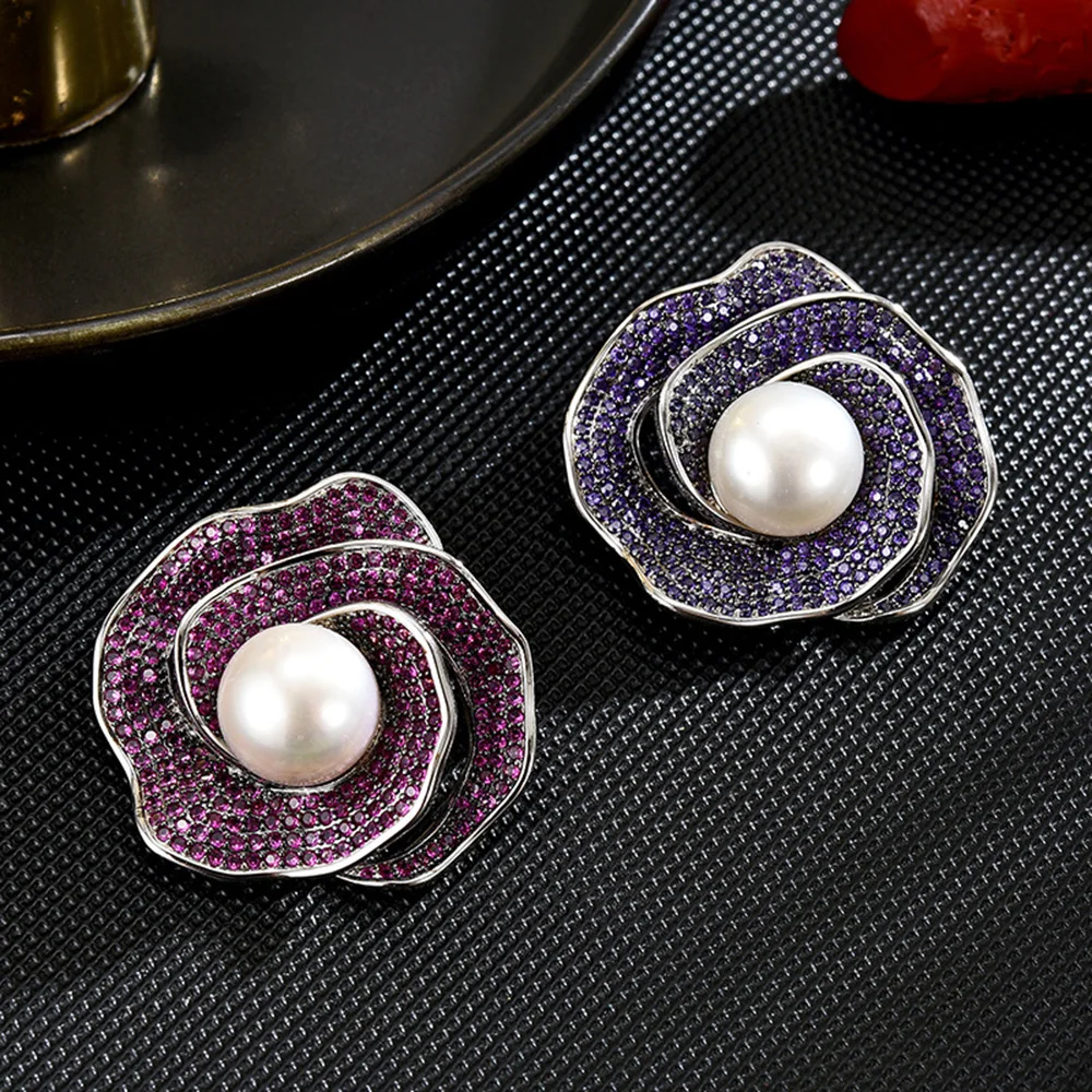 Women Elegant Lotus Full Crystal Pearl Flower Badges Pins Luxury Fashion Lady Plant Delicate Suit Office Brooches Corsage