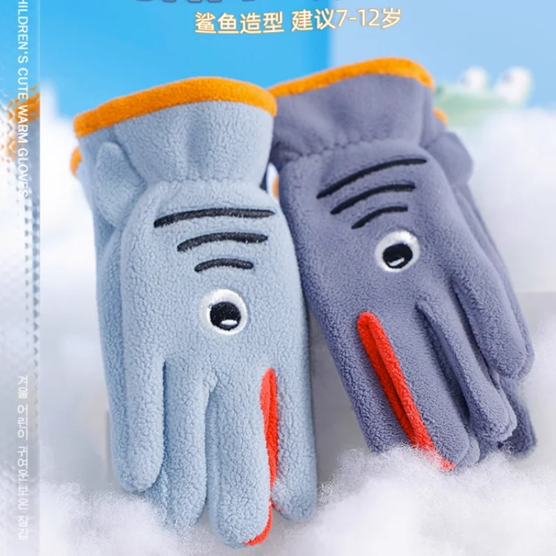 Winter children's warm gloves boys primary school students outdoor antifreeze and cold protection suitable for 7-12 years old