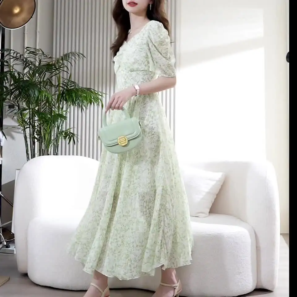 Женское шифоновое платье с коротким рукавом и V-образным вырезом