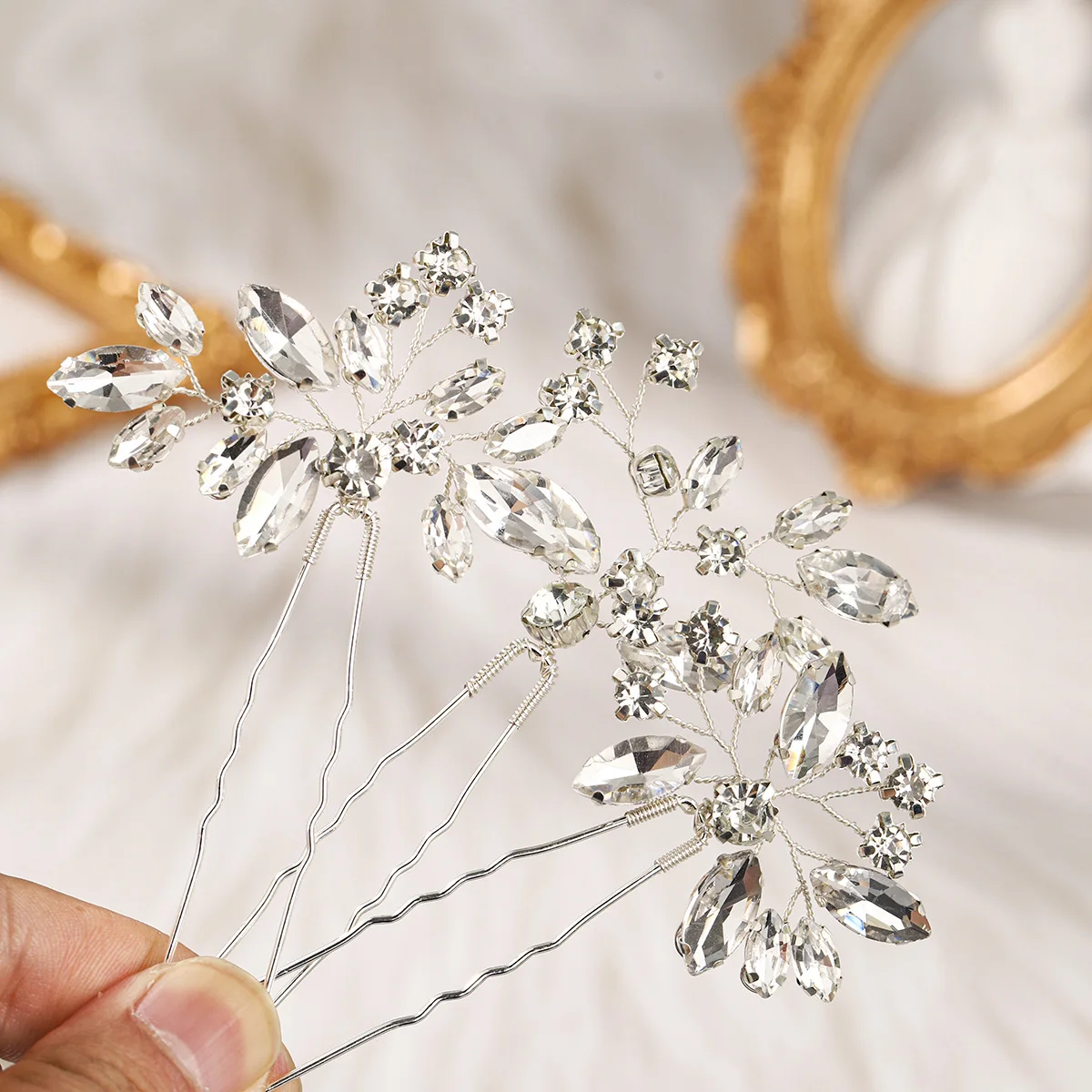 3-teiliges Luxus-Set Silberne Kristall-Haarnadeln Funkelnder Hochzeits-Haarschmuck für Braut & Brautjungfern Fein Handgefertigter Haarschmuck – Detail 9