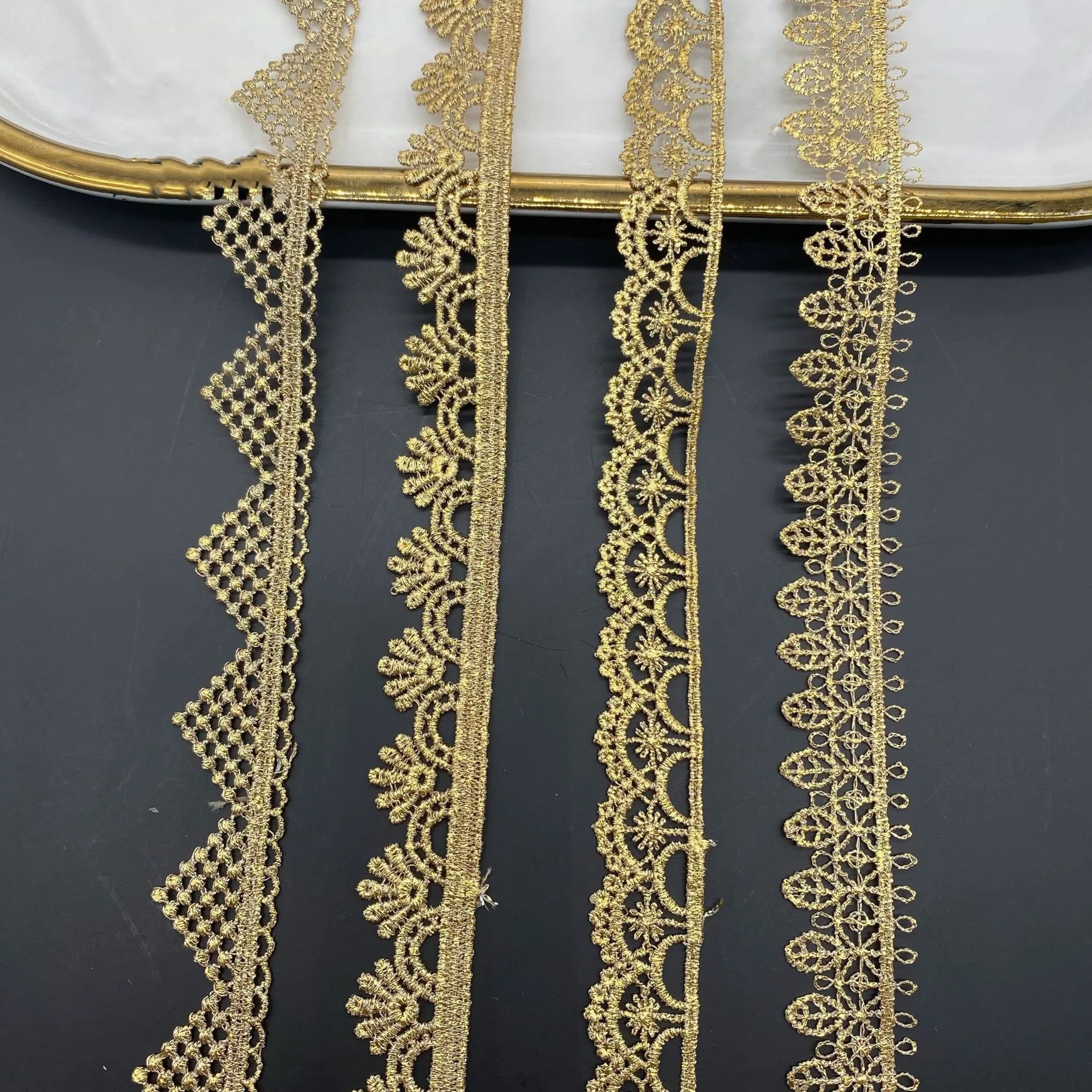 

3Yards Unilateral Triangle Leaves Bright Gold Lace Fabric DIY Women's Clothing Wedding Accessories