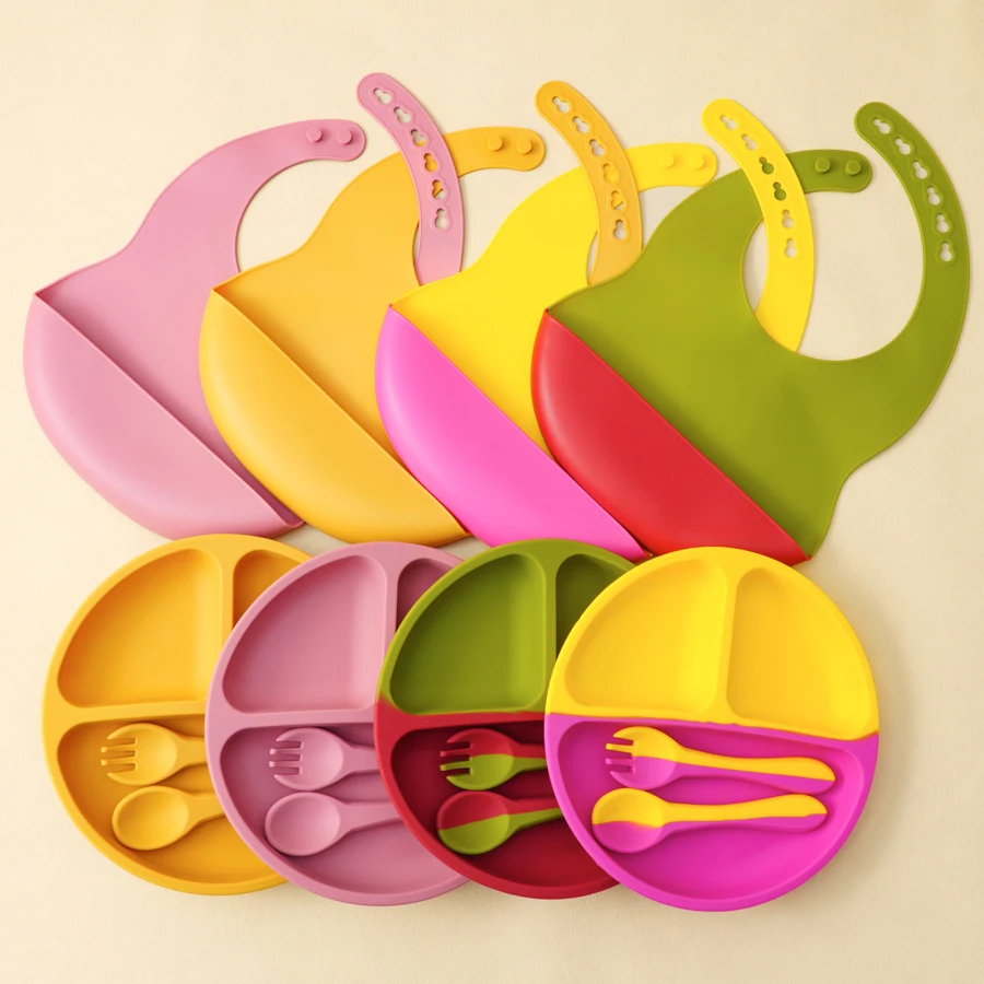 4PCS Baby Silicone Tableware Sets Contrasting Colors Dining Sets Suction Plate Waterproof Bib Portable Baby Spoon Fork 3