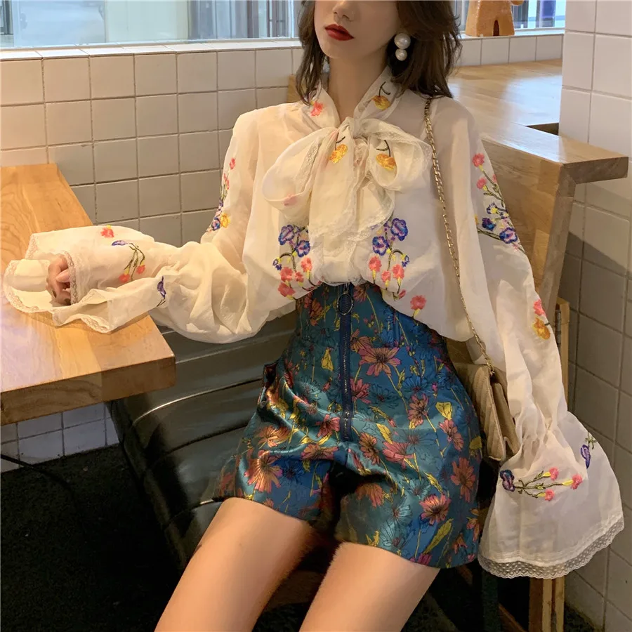 Women Two Piece Set 2021 Spring and Summer New Style Flower Embroidered Lace-up Shirt + Flower Shorts Women's Suit Outfits plus size pjs Women's Sets