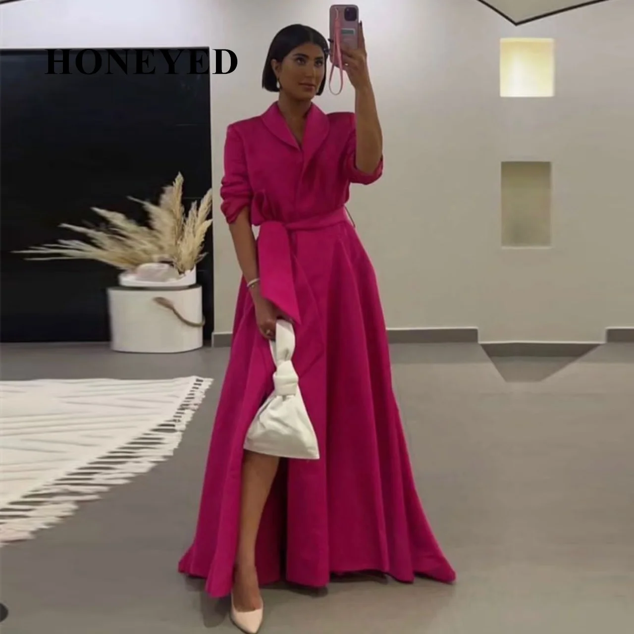 

Женское атласное платье с карманами, длинным рукавом и V-образным вырезом