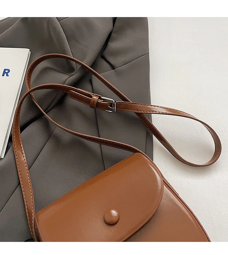 Single shoulder solid color, simple and versatile, casual crossbody mobile commuting mini box, saddle bag, women's bag_voghion.com