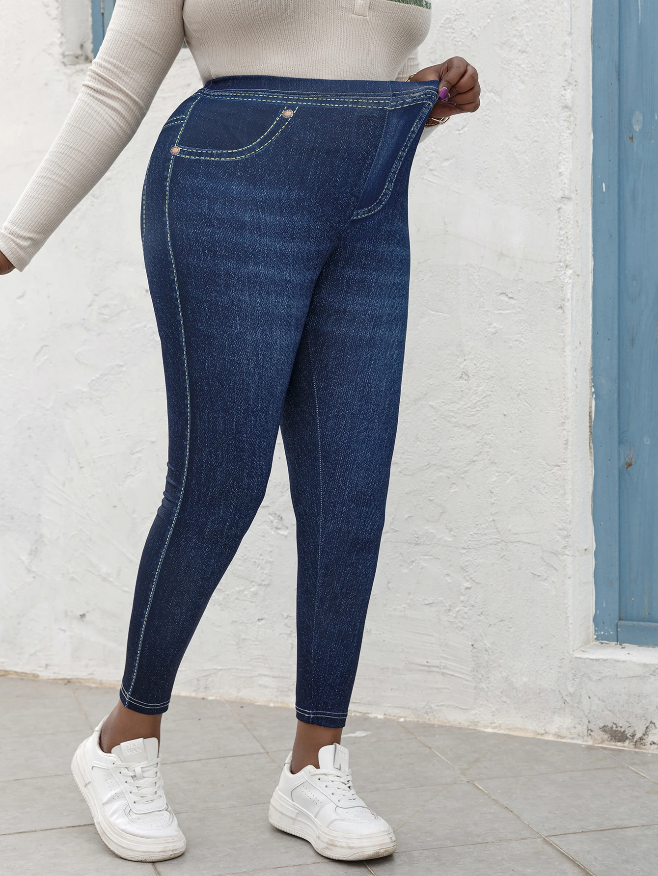 Рисунок 4 - Женские эластичные брюки