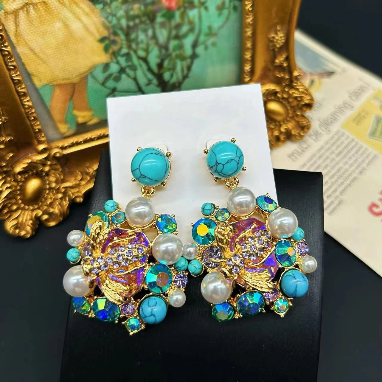 

Vintage Decoration Women's Earring Colored Turquoise Glass, Little Bee Flower Earrings Luxury Diamond Palace Treasure Gorgeous