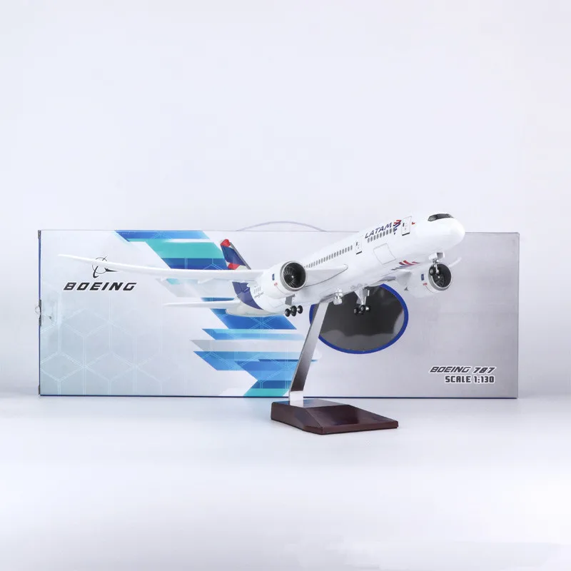 

1:150 Scale LanChile LATAM Airlines Boeing 787 Dreamliner Diecast Model Aircraft Resin Airplane Toys Collection Display Fans