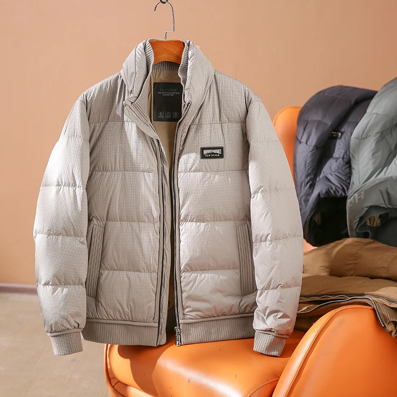 

Classic Badge High Quality Winter Casual Wear Men's Casual Stand Up Collar Warm Down Jacket Zipper Pocket Waterproof Down Coat