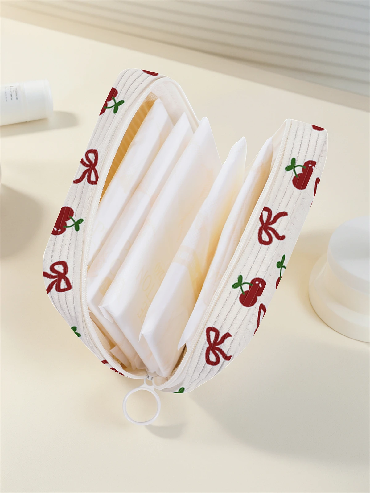 Butterfly pattern printed sanitary napkin storage bag, women's lightweight tissue bag, sanitary tissue bag