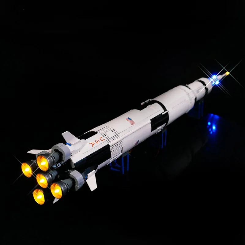 

Только наборы светодиодных ламп для 21309 Apollo Saturn V Launch (модель в комплект не входит)