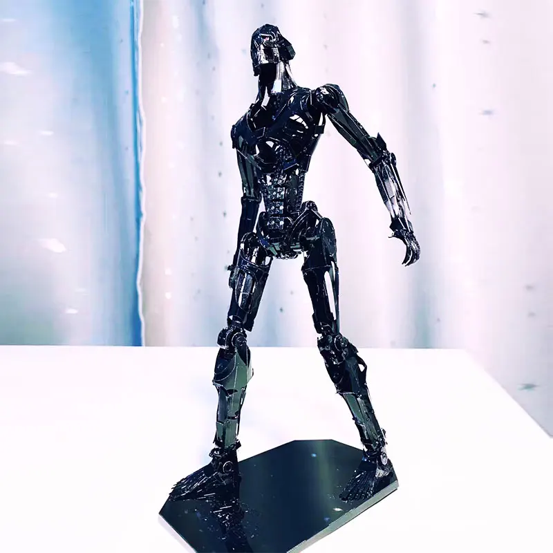 The-terminator-Dark-Fate-ReV-9-model-is-authorized-to-puzzle-puzzle.jpg
