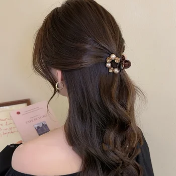1pc Women’s Low-Profile Hairpin with High-Quality Water-Drop Embellishments, Simple, Curled Hair Accessories. Hover Image