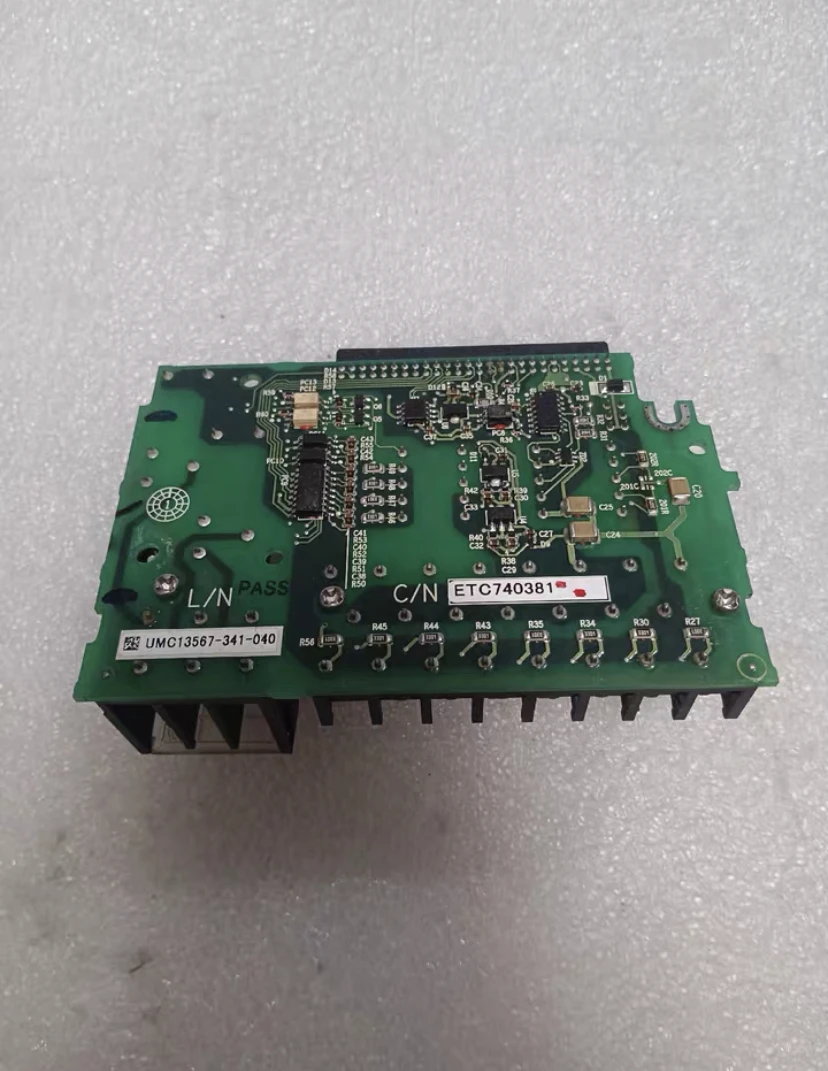 

Б/у, ETC740381 YPHT31636-1C Inverter H1000, Клеммная колодка 30/37 кВт