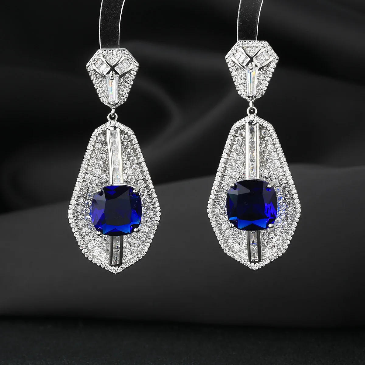 

Bilincolor Leaf Topaz（Blue） Exquisite Earrings for Women（Have Coupon）