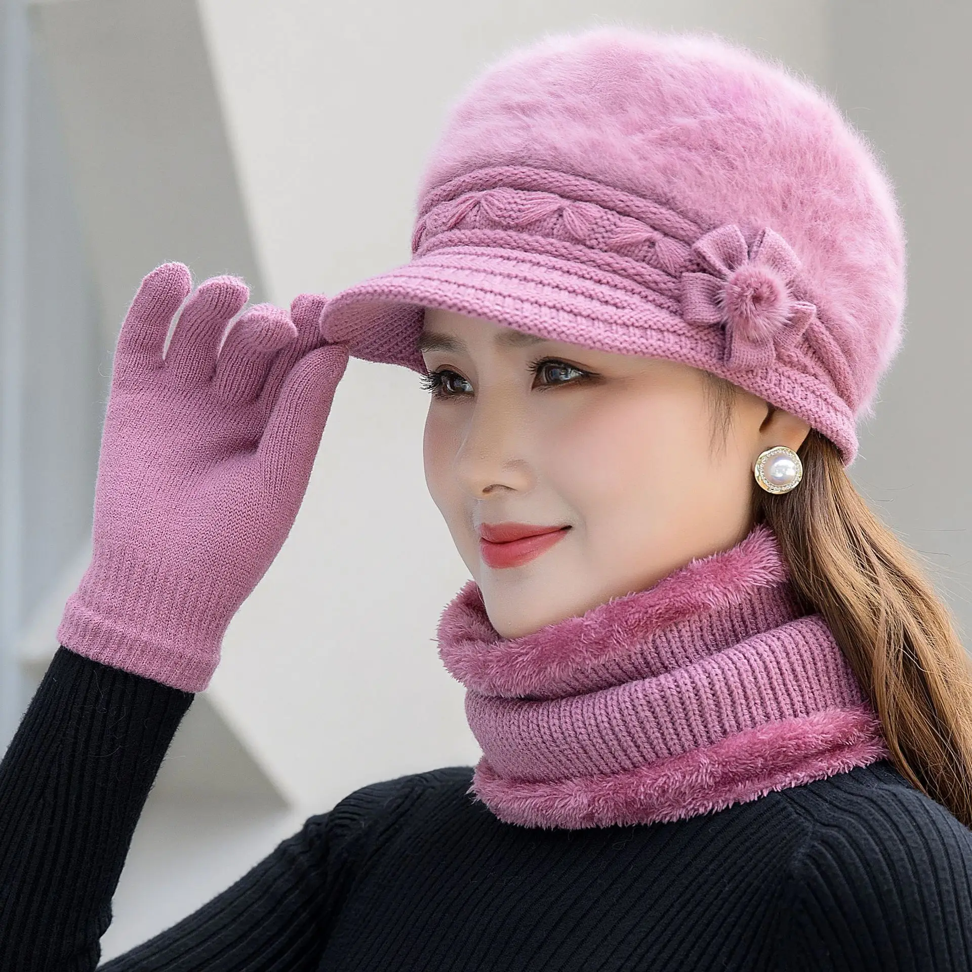 Women’s Winter Faux Fur Hat & Scarf Set 2
