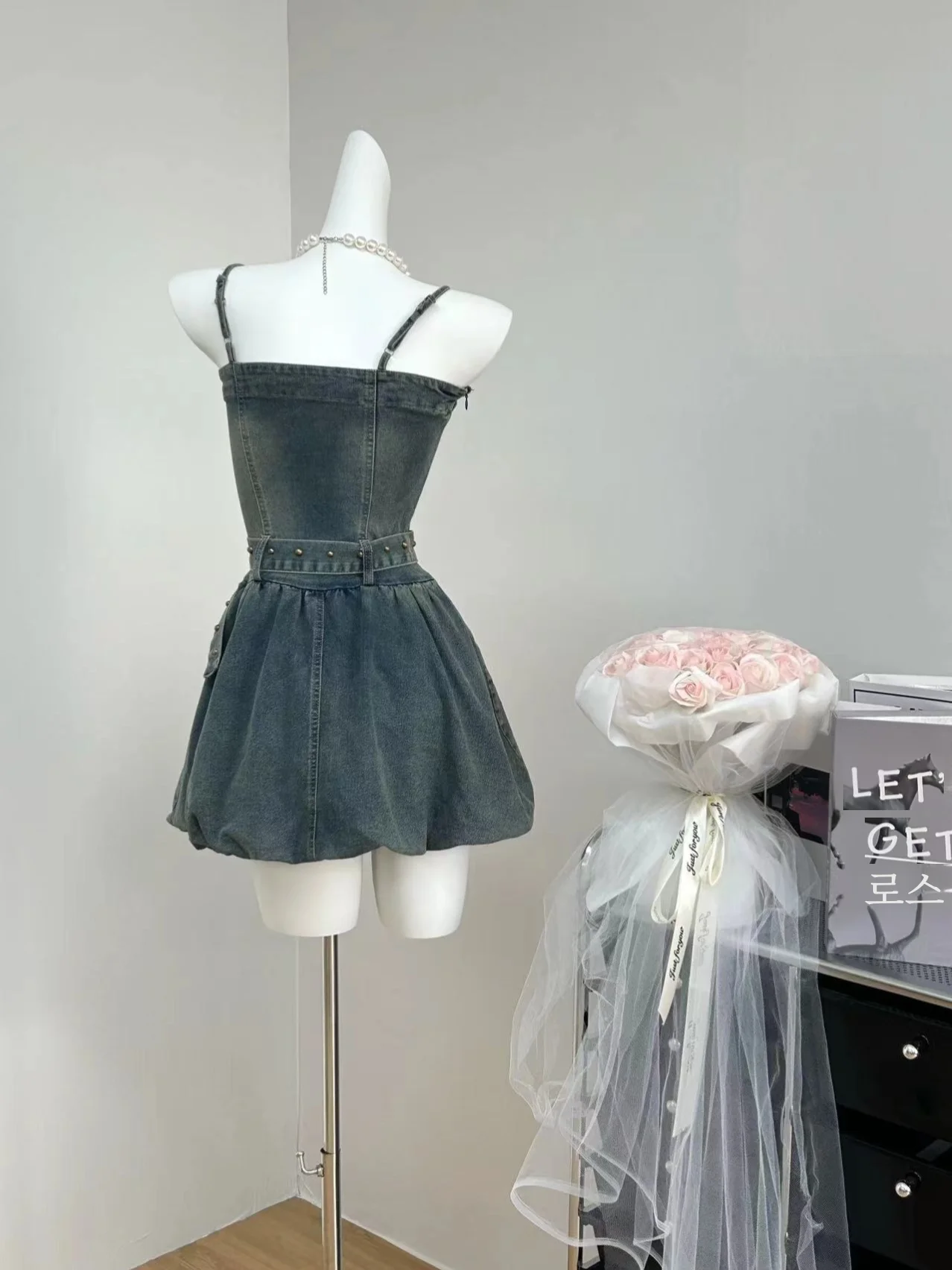 아메리칸 스타일 핫 소녀 꽃 드레스 여성 여름 탄력성 감각 무거운 작업 세척 탱크 드레스 데님 스커트