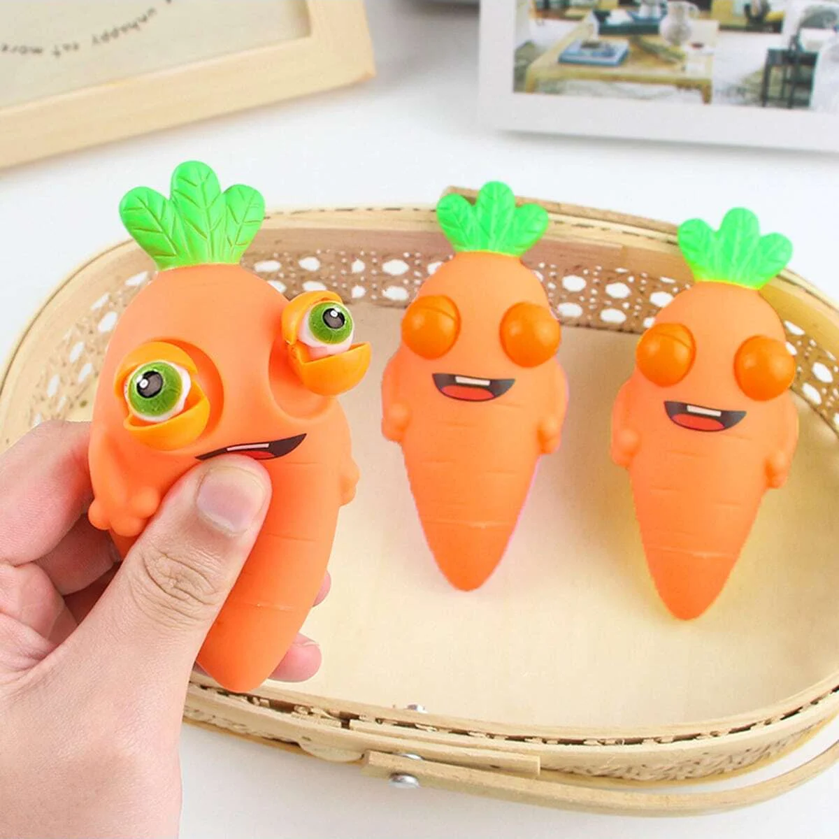 Narrow eyed Carrot Pinch toy for Cats and dogs